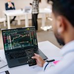 Форекс роботы: как они помогают новичкам и как получить бесплатную лицензию trading-786.jpg